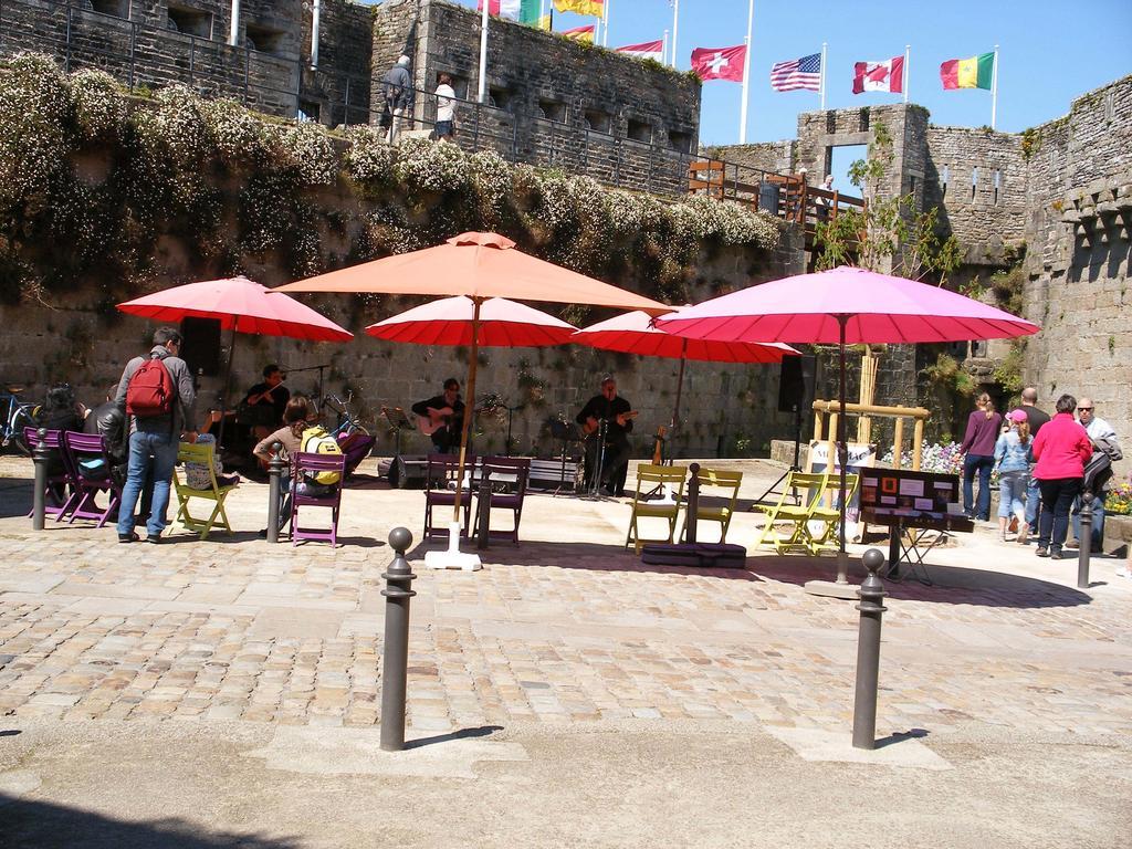 Hotel Modern Concarneau Exterior photo