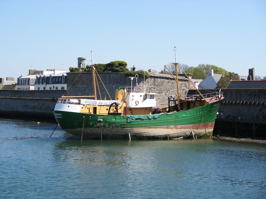 Hotel Modern Concarneau Exterior photo