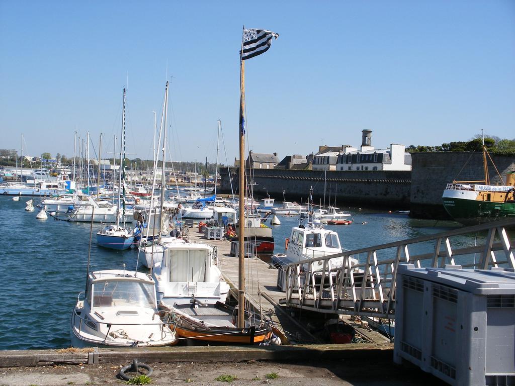 Hotel Modern Concarneau Exterior photo