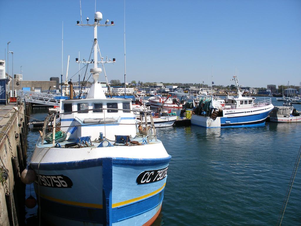 Hotel Modern Concarneau Exterior photo