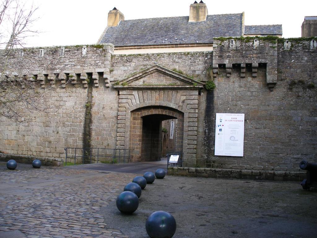 Hotel Modern Concarneau Exterior photo